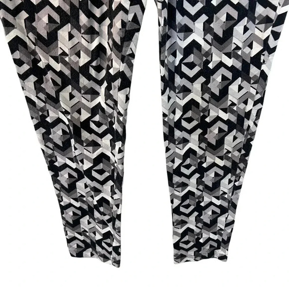 Livi Active Lane Bryant Knit Leggings Plus Size 18/20 Geometric Black Gray White - Picture 4 of 6